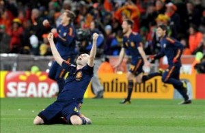 Iniesta celebra el título mundial en Johannesburgo. Foto: EFE.