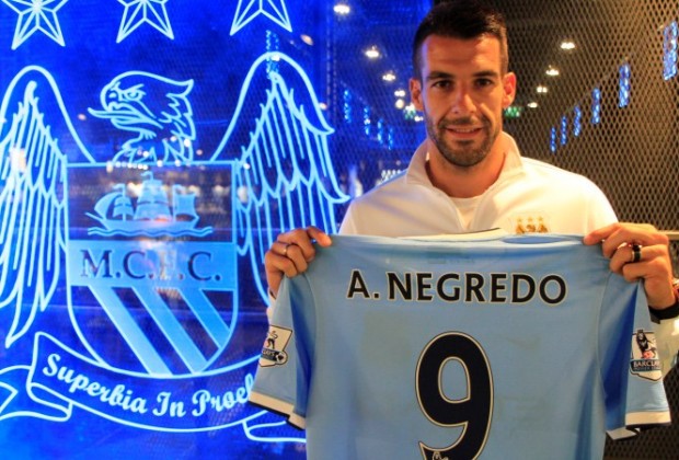 Negredo holding image final