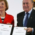 Blatter mancha todo lo que toca, y en 2010 fue el turno del Ballon d'Or - Foto: Getty Images