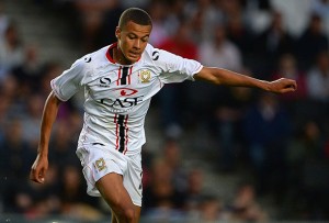 Dele Alli en un partido con el MK Dons