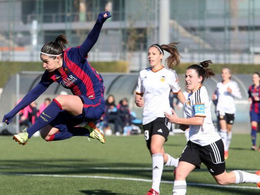 El Barça femenino pierde en casa tres años después