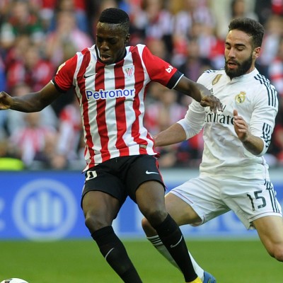 Iñaki Williams se zafa de Carvajal